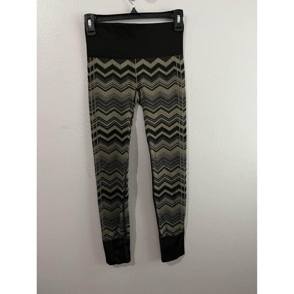 Lululemon ebb to street Pants Green And Black Chevron Pattern Size 4 - Picture 1 of 10